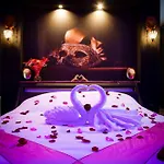La Prestigieuse Sauna Balneo Cine