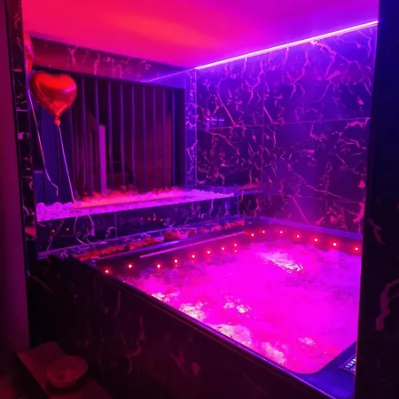La Prestigieuse Sauna Balneo Cine *