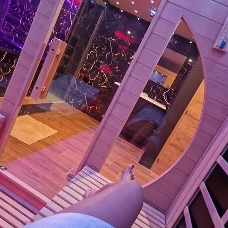 La Prestigieuse Sauna Balneo Cine Villa